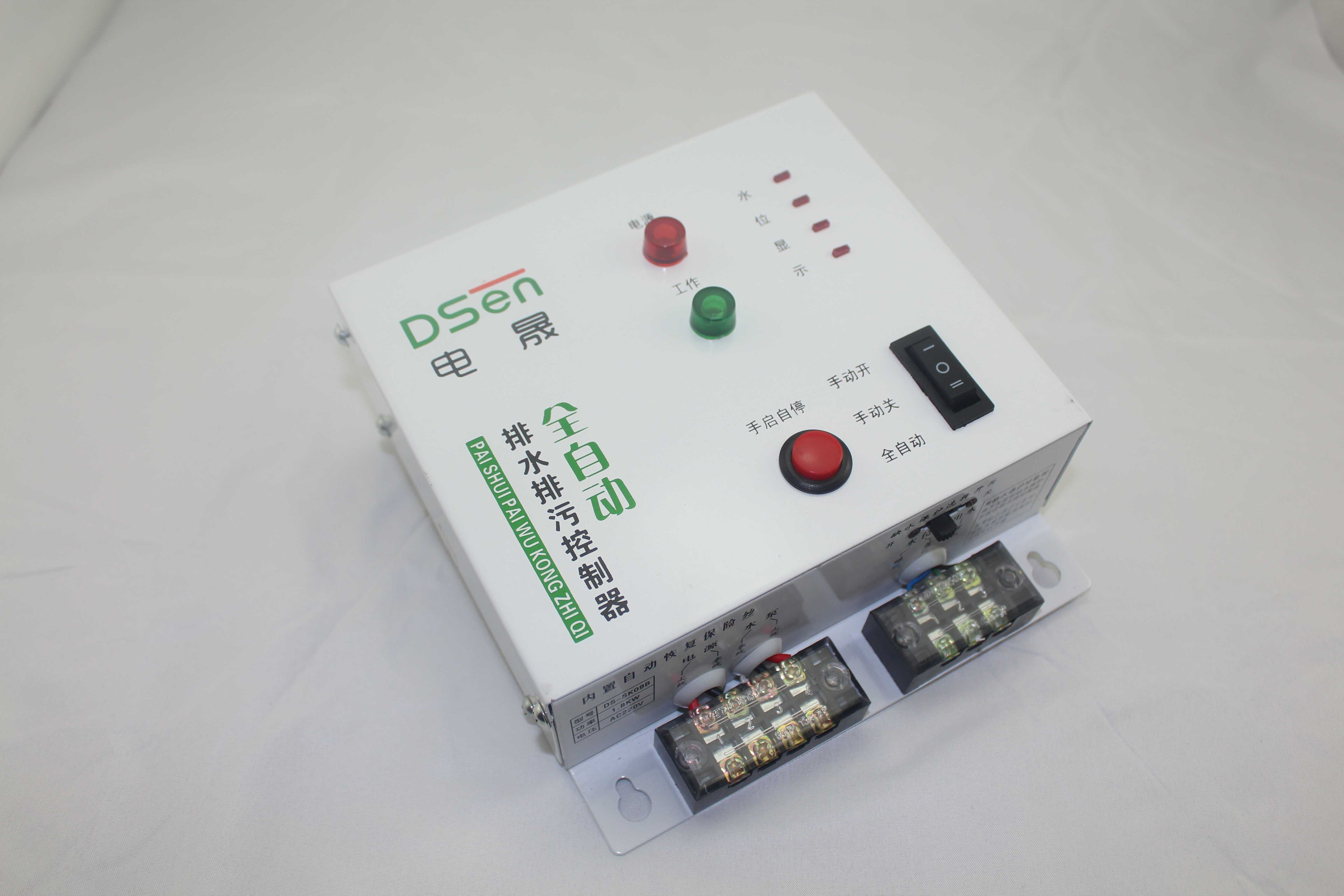 此驱动器是驱动VMOS管的驱动板,可以驱动500W~3000W的电源 可以用于全桥硬开关,全桥移相,或其他四路驱动。 电路板需要一组15~20V的供电。输入为光耦。可以任意控制每一路。 接线为2.54的插针,可以直接插接到电路板上,减小电路板面积,而且可以安装插座,方便调试维修。 外形尺寸:59*48*10(长高厚)