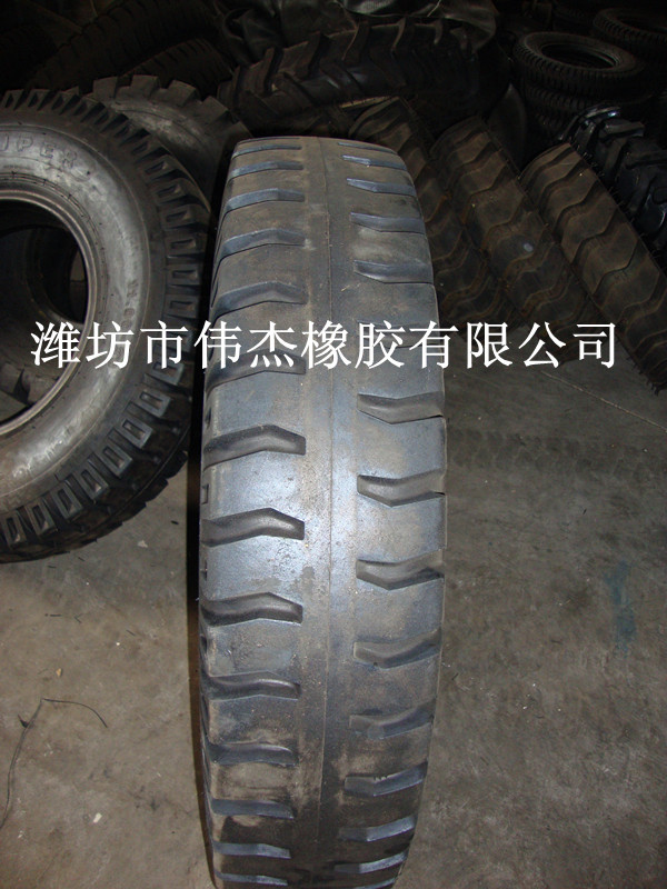 卡车轮胎1100-20