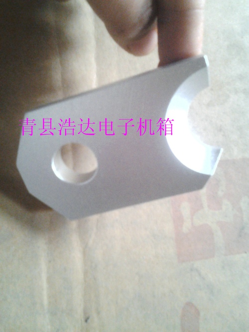机箱46