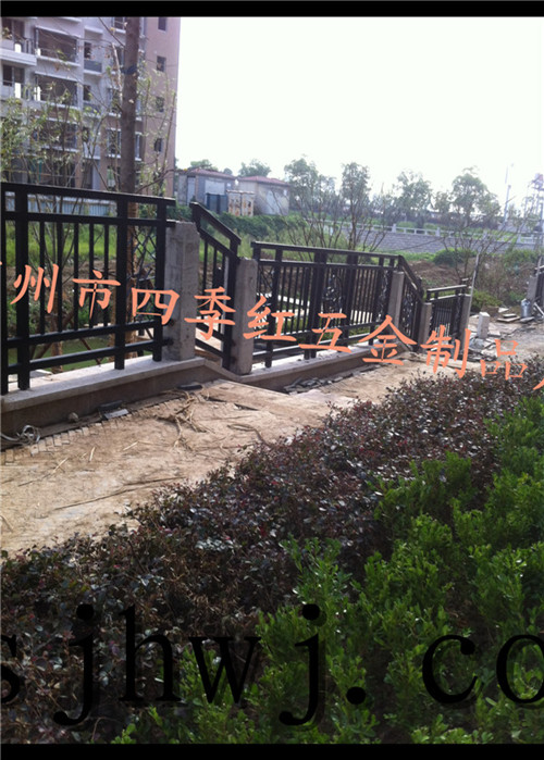 焊接护栏，道路焊接护栏，焊接护栏的价格