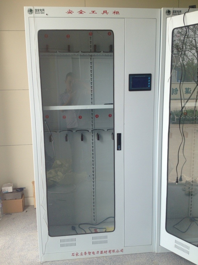 1.2mm厚的银灰色工具柜卖货喽
