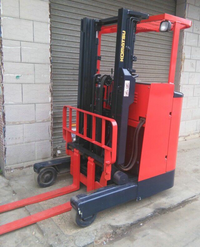 供应二手进口小松前移式电动叉车出租