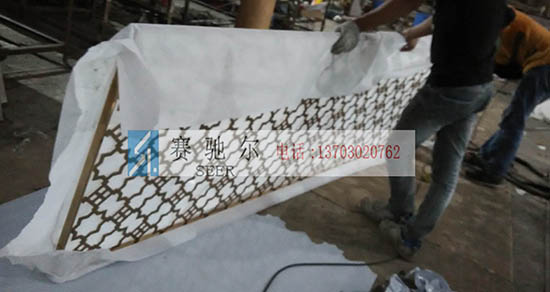 平定县不锈钢镂空雕花多边形屏风