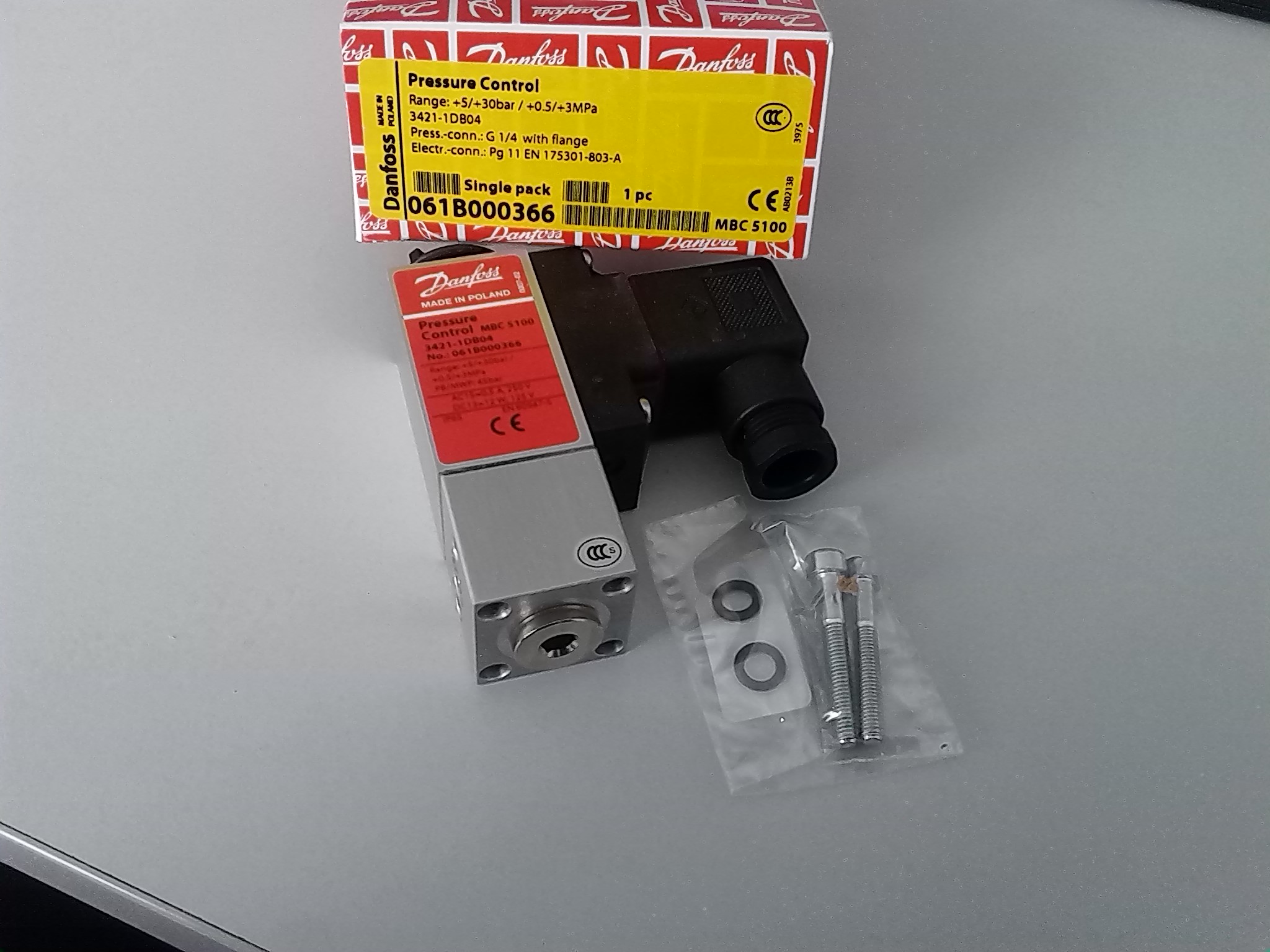 Danfoss MBC5100压力开关 061B000366 5-30bar G1/4