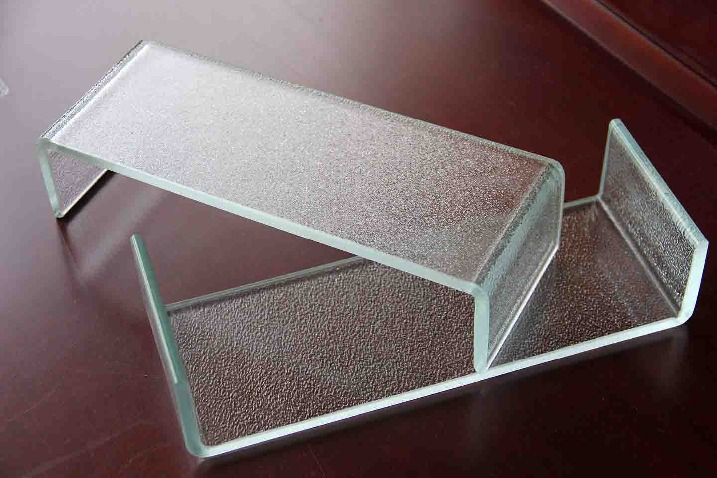 供应超白钢化U型玻璃